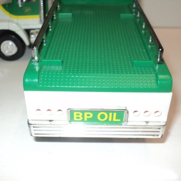 BP Oil Semi-Truck Race Car Carrier Limited Edition 1994 Toy 11 1/2" Long - Picture 5 of 9